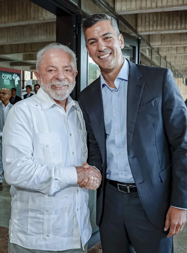 Itaipú: Gobierno busca mantener la cesión de energía por si necesite importar del Brasil