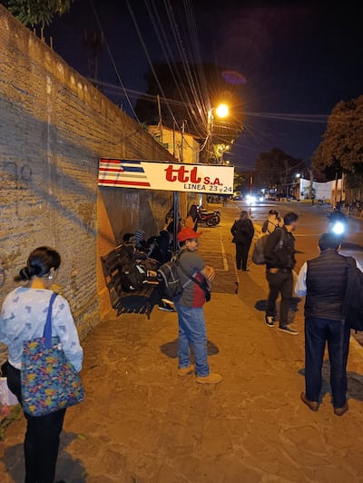 Usuarios del transporte público sufren las reguladas desde hace años.