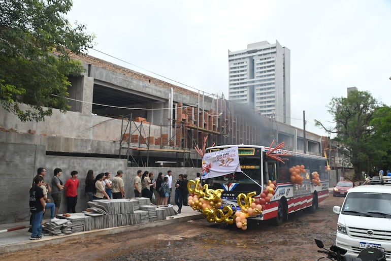 Manifestacion de padres y UPD del colegio CTN