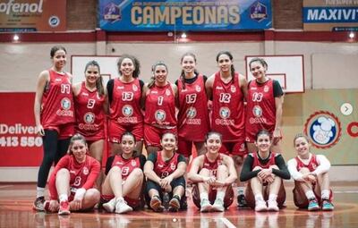 Team de Félix Pérez que debuta esta noche contra Libertad.