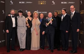 El elenco de la serie británica Adolescence.