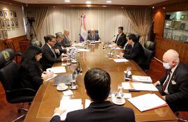 Participaron de la sesión ordinaria de la Corte Suprema de Justicia los ministros:César Diesel, Víctor Ríos, Manuel Ramírez, Gustavo Santander, César Garay, María Carolina Llanes, Alberto Martínez Simón, Eugenio Jiménez, Luis María Benítez Riera.