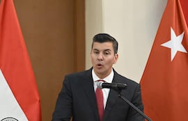 Santiago Peña presenta su informe de gestión ante la junta de gobierno de la ANR