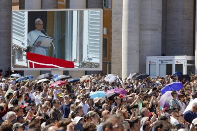 El papa León XIV durante el rezo dominical del Ángelus.
