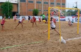 Partido que la selección paraguaya se impuso a su par de Chile. Hoy culmina el campeonato.