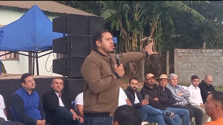 Miguel Prieto en un acto en Caaguazú.
