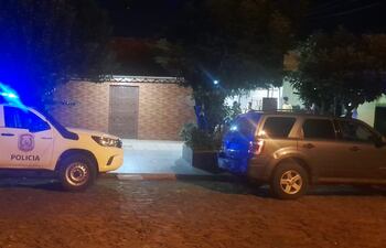 Intervención policial en la vivienda en que se produjo el asalto en Pedro Juan Caballero.