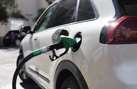 Los incrementos de precios en el rubro de combustibles con fuerte incidencia en el índice de precios EFE/ Marcos Villaoslada