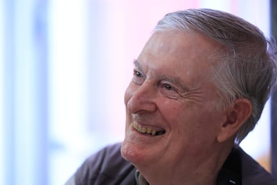 El estadounidense Robert S. Ridgely reacciona durante una visita al Biomuseo este viernes, en ciudad de Panamá (Panamá).