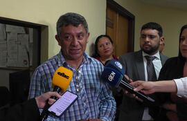 Uno de los voceros de la Coordinadora de Víctimas de la mafia de los pagarés, Pedro Coronel.