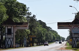 Vista del acceso a la ciudad de Bella Vista a través de la ruta PY06. La ciudad está a unos 50 kilómetros de Encarnación, capital del departamento de Itapúa.