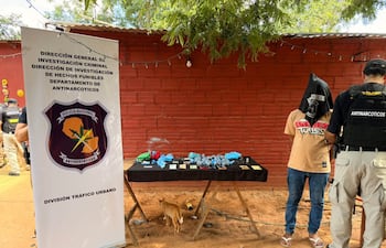 Antinarcóticos allana vivienda en Mora Cue y detiene a hombre