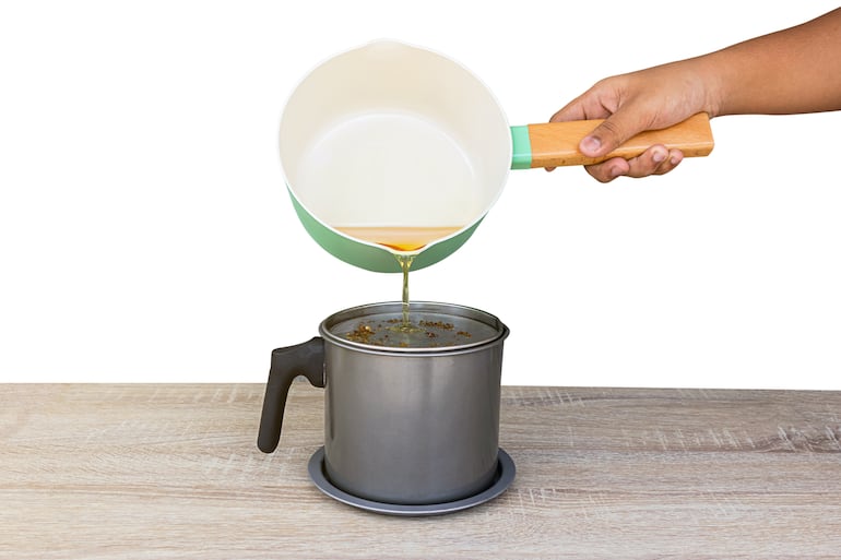 Concepto de aceite de cocina, reutilización de aceite de cocina, etcétera.
