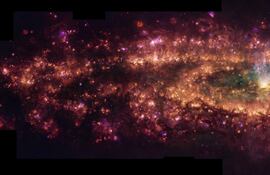 Un equipo internacional de astrónomos ha captado con ayuda del telescopio de largo alcance (VLT), situado en el observatorio de Cerro Paranal, en el desierto chileno de Atacama, la imagen más detallada de la "Galaxia del Escultor" con miles de colores simultáneamente que revela características nunca antes vistas de esta galaxia cercana.