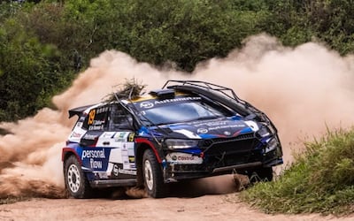 El Skoda Fabia RS Rally2 de Fau Zaldívar y Marcelo der Ohannesian en la Etapa 1 el Rally del Chaco 2026.
