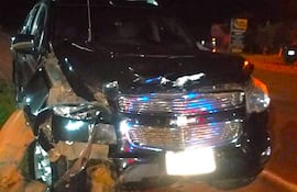 Asistente fiscal de Quiindy, se dio a la fuga en su camioneta tras protagonizar supuestamente un accidente en Carapeguá.