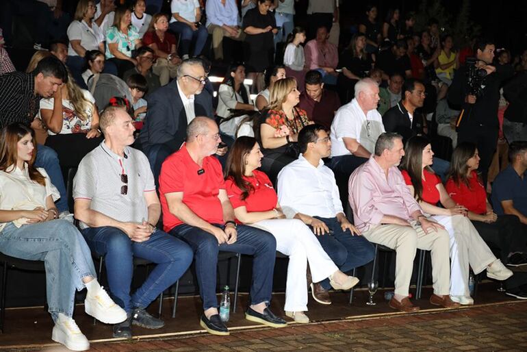 Justo Zacarías al lado del entonces candidato a intendente de Ciudad del Este, Roberto González.