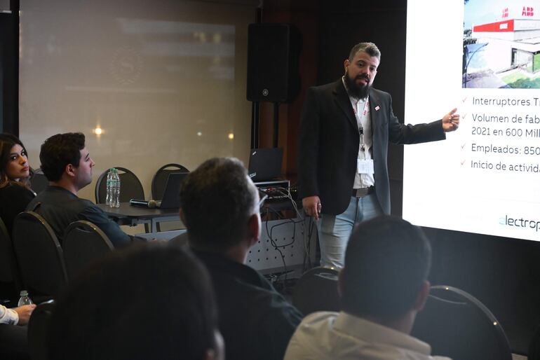 COBERTURAS VARIAS PARA EMPRESARIALES. FOTOGRAFO SILVIO ROJAS. 19-11-2025