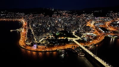 Florianópolis de noche.