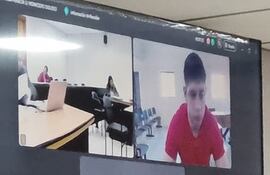 Tiago Ortola, quien fue condenado hoy a 28 años de cárcel por un atentado ocurrido en el barrio Santa Ana hace un año, participó en el juicio a través de medios telemáticos.