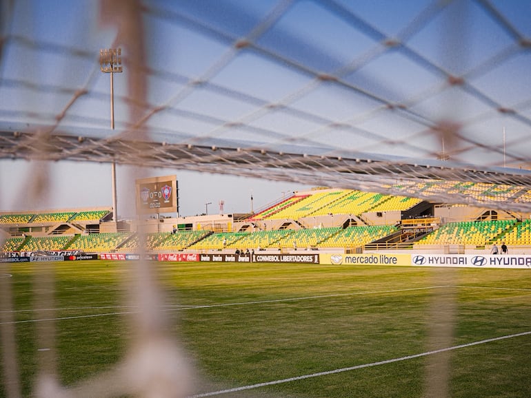 Cerro Porteño enfrenta a Junior de Barranquilla en el estadio Jaime Morón de la ciudad de Cartagena por la fecha 4 del Grupo F de la Copa Libertadores 2026.