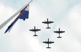 Aviones Super Tucano de la Fuerza Aérea Paraguaya durante la conmemoración del Día de la Independencia.