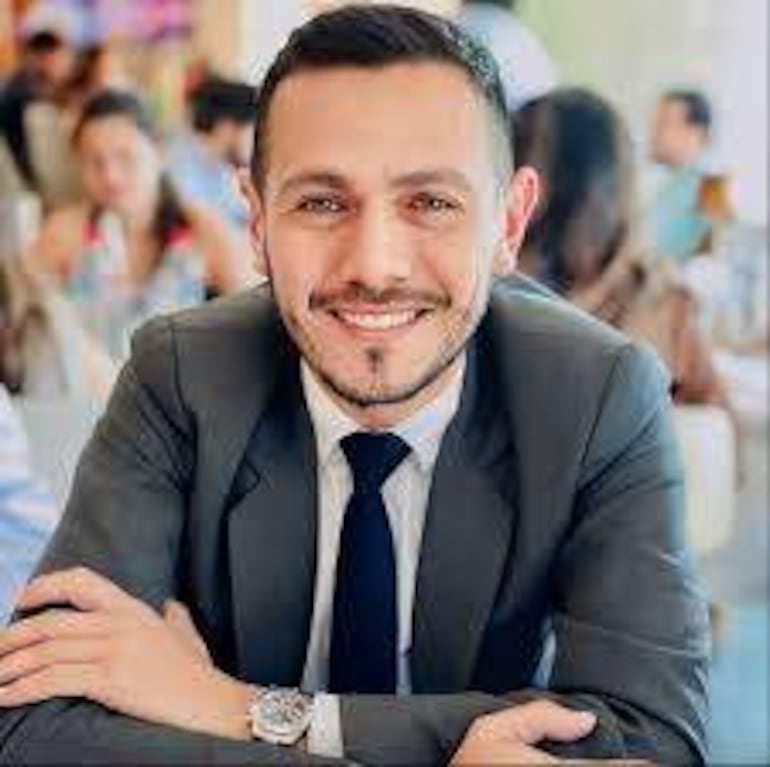 Intendente de Paraguarí, Marcelo Simbrón Pintos (Añeteté) busca la reelección.