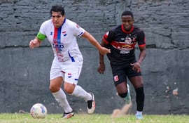 El experimentado Fidencio Oviedo (38 años) milita en el 1º de Marzo de Fernando de la Mora, que viene cumpliendo una muy buena campaña en la Primera División B.