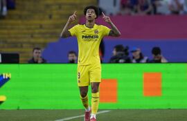 Tajón Buchanan anotó el tercero del Villarreal sobre el Barça.