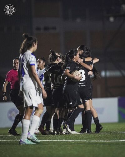 Tras la goleada a Ameliano por 7-0, las franjeadas siguen en la cima
