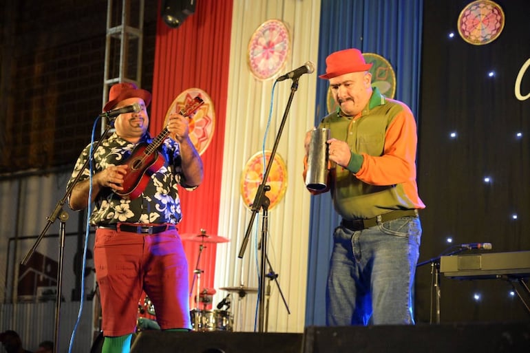 En el espacio humorístico estuvieron Jagua ha Pirãi en los Viernes Culturales.