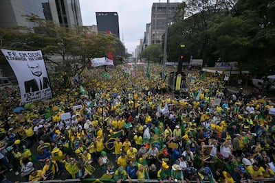 Partidarios del expresidente de Brasil (2019-2022) Jair Bolsonaro, enjuiciado por su presunto rol en un intento de golpe de Estado, participan en una manifestación durante el Día de la Independencia, en São Paulo, Brasil.