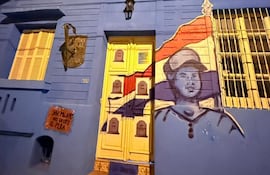 La sede del Partido Liberal amaneció con varios carteles de protestas.