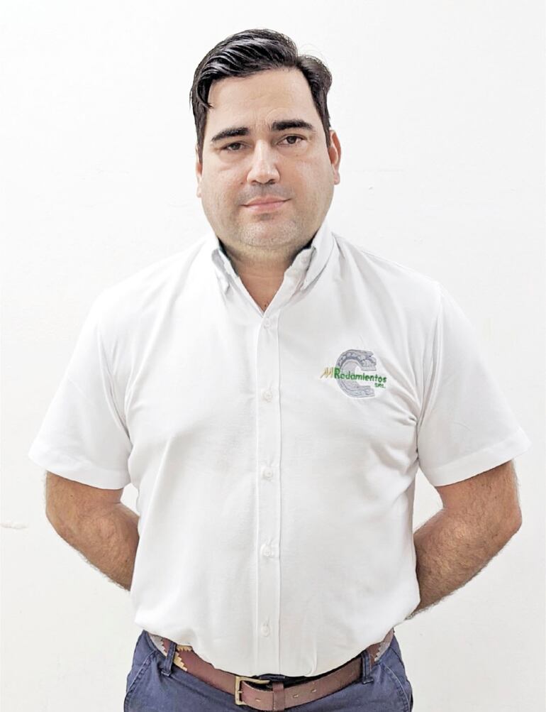 Claudio Peña, encargado de depósito.