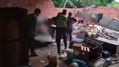 El cuerpo de un hombre fue hallado sin vida en una casa abandonada ubicada en Lambaré.