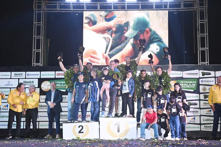 En la RC4B: Rodrigo y Jorge Ocampos (1°), Luis Saccomani/Ale Álvarez (2°) y Eusebio Cañiza/Juan Brítez (3°).