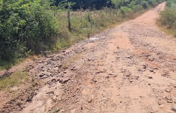 Vecinos de la comunidad de Chako’i solicitan asistencia urgente para la reparación del camino vecinal que une la localidad con la ciudad de San Juan Bautista, Misiones.