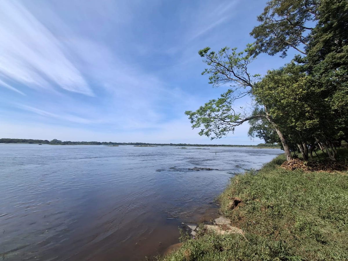 Altura del río Paraná sube 50 centímetros en un día y seguirá en ascenso