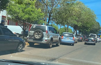 Adelantamientos en fila de Encarnación.