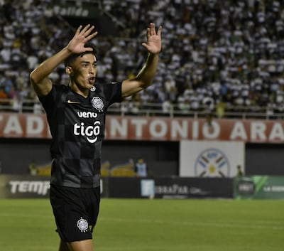 El volante ofensivo, Rubén Darío Lezcano Portillo (22 años) celebra el tanto ganador de Olimpia sobre el Sportivo Ameliano.