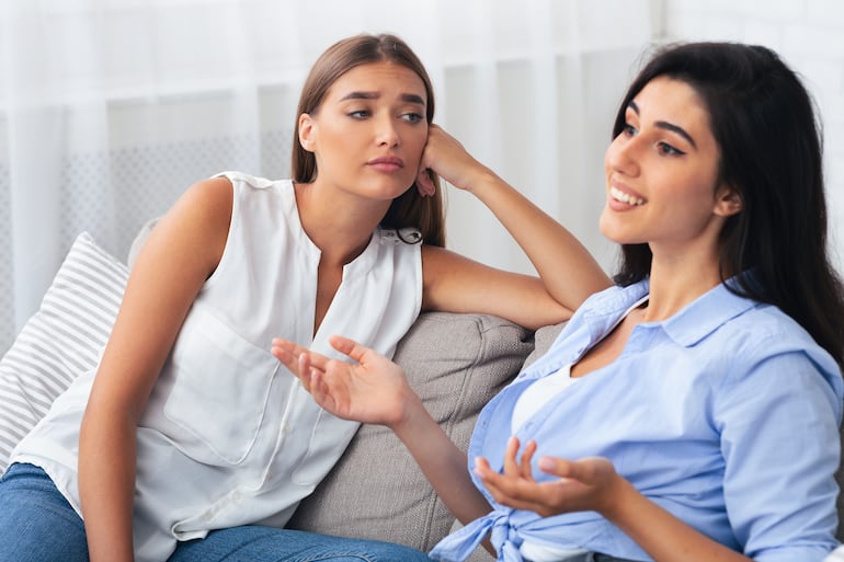 Concepto de envidia en la amistad.