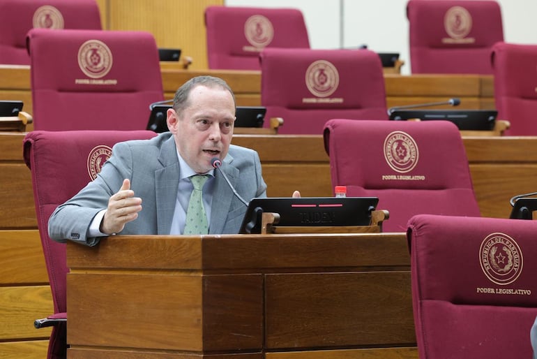 El asesor de la comisión, Francisco Segura.