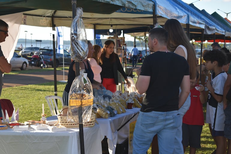 “Mercatino di Natale”: feria navideña al estilo tradicional italiano en Encarnación