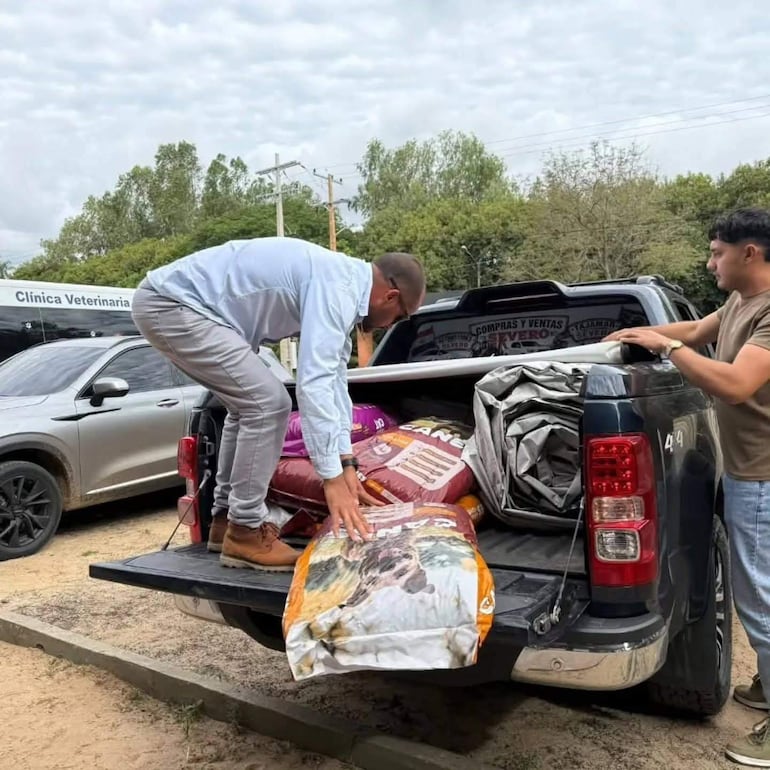 Donaciones llegan a los albergues temporales.