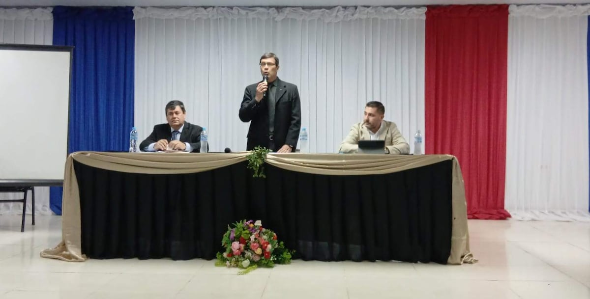 Debate entre candidatos a intendente tuvo amplia participación, pero escasa profundidad en las propuestas