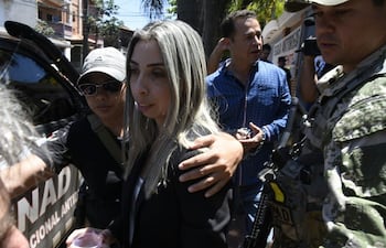 Juana Carolina Vera cuando fue detenida en 2018, en el marco de la Operación Austral. La mujer fue condenada a 11 años de cárcel por narcotráfico, de los cuales "cumplió" 5 años en su casa, con arresto domiciliario.