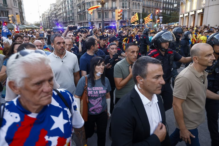 Los incidentes comenzaron en el entorno de la plaza Mossèn Jacint Verdaguer, EFE/Quique García.
