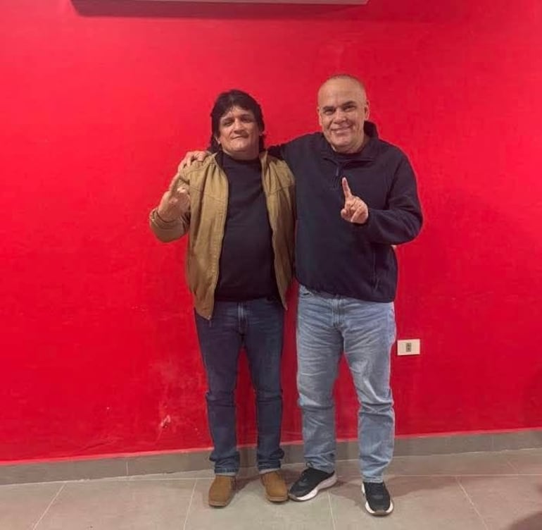 Carlos García (ANR), intendente entrante de Nanawa y Basiilo "Bachi" Núñez, titular del Senado.