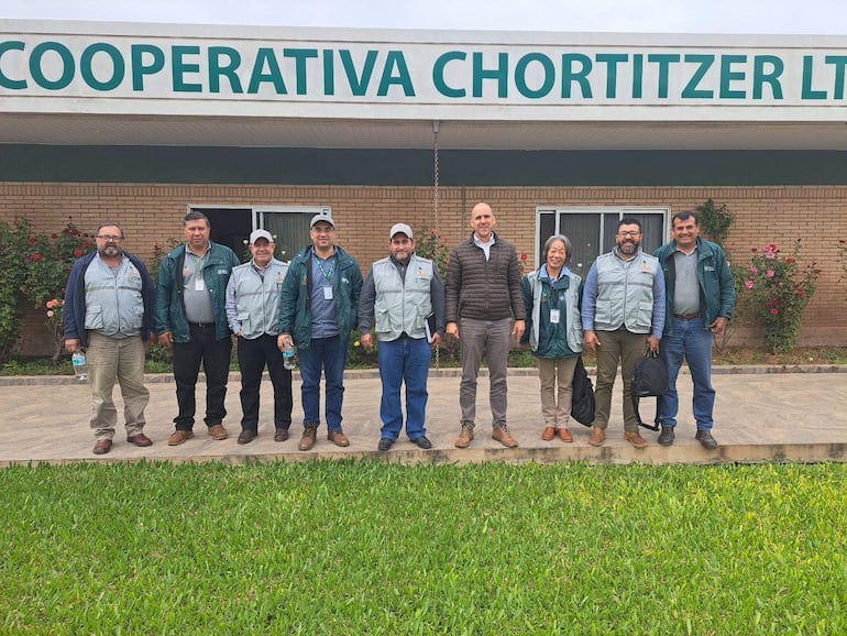 Técnicos del MAG realizando la Encuesta Nacional Agropecuaria (ENA Chaco 2026)
