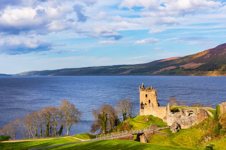 Castillo Urquhart, lago Ness, Escocia.